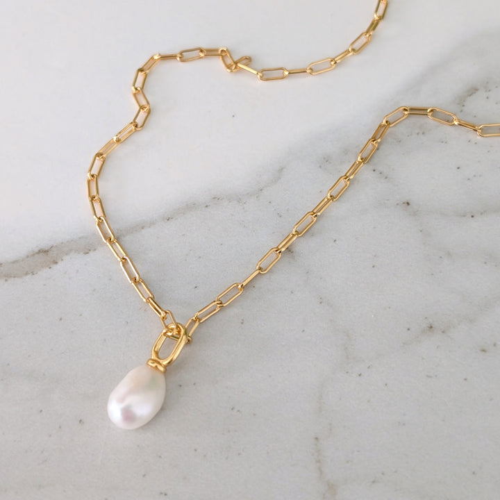 The Statement Pearl Necklace