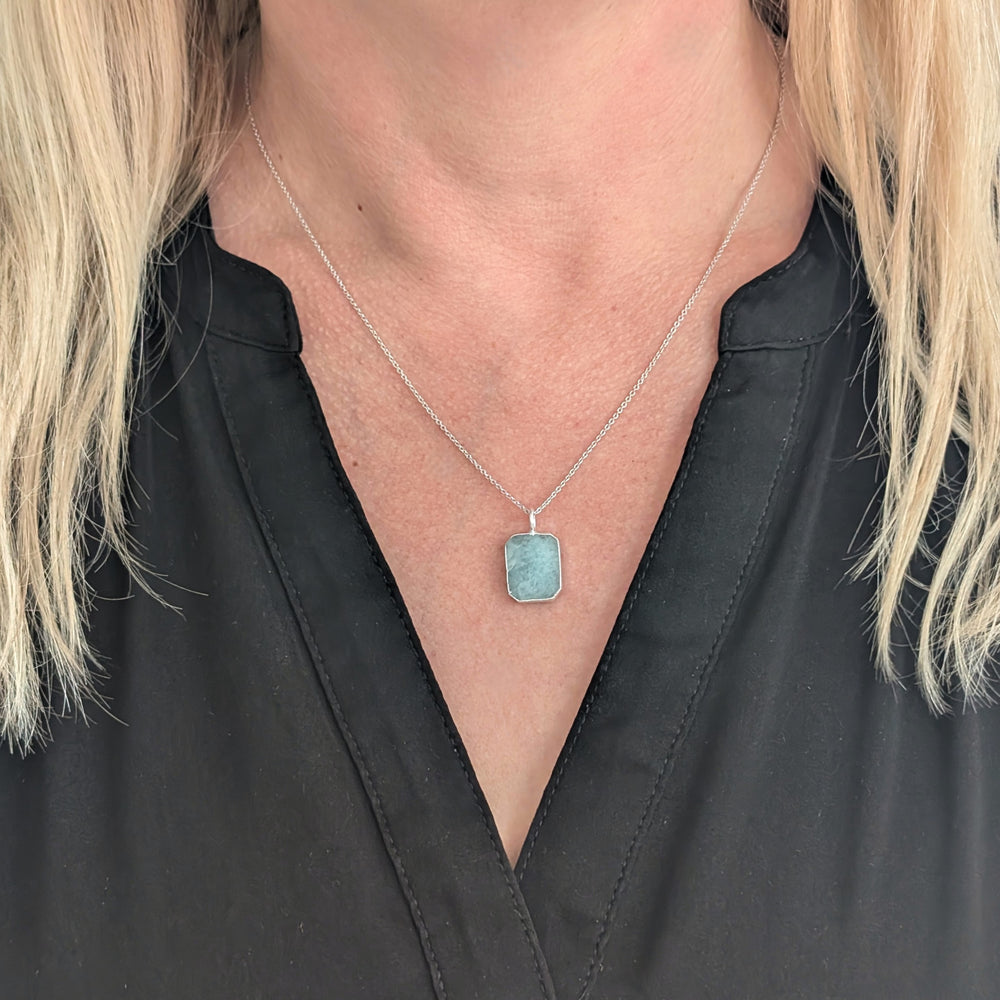 sterling silver aquamarine rectangular pendant neckace