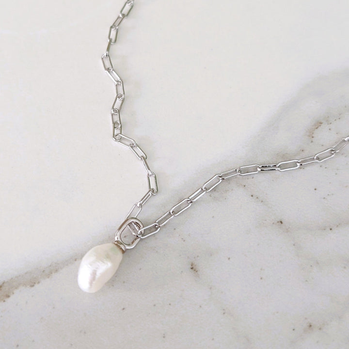 The Statement Pearl Necklace
