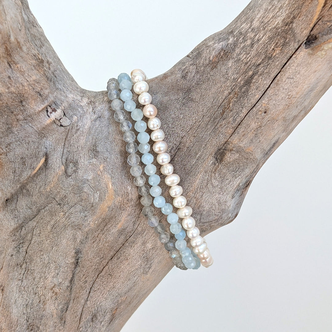 Cancer zodiac gemstone bracelet set comprising pearl, labradorite and aquamarine. 