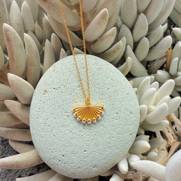 The Fan Pearl Pendant Necklace