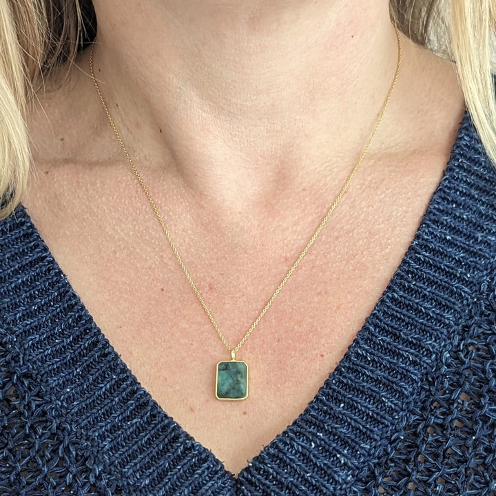 Gold rectangular Emerald pendant necklace 