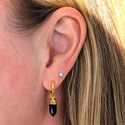 The En Pointe Black Onyx Gemstone Hoop Earrings – Gold Plated