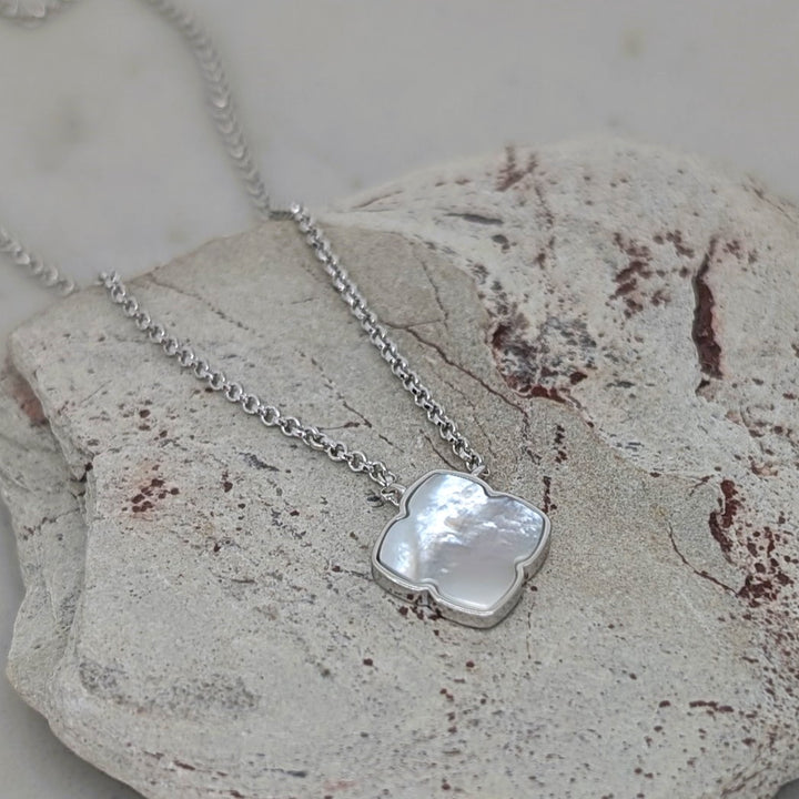 sterling silver mother of pearl lucky clover necklace 