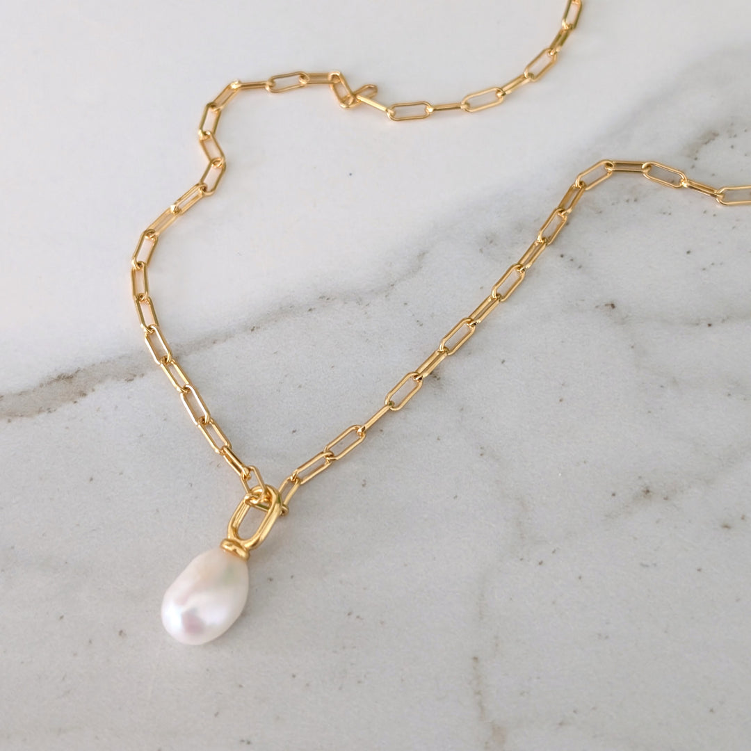 The Statement Pearl Necklace