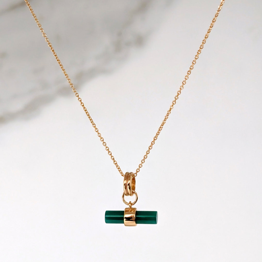 gold green onyx t-bar pendant necklace 