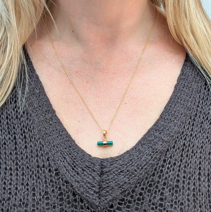 gold green onyx t-bar pendant necklace 