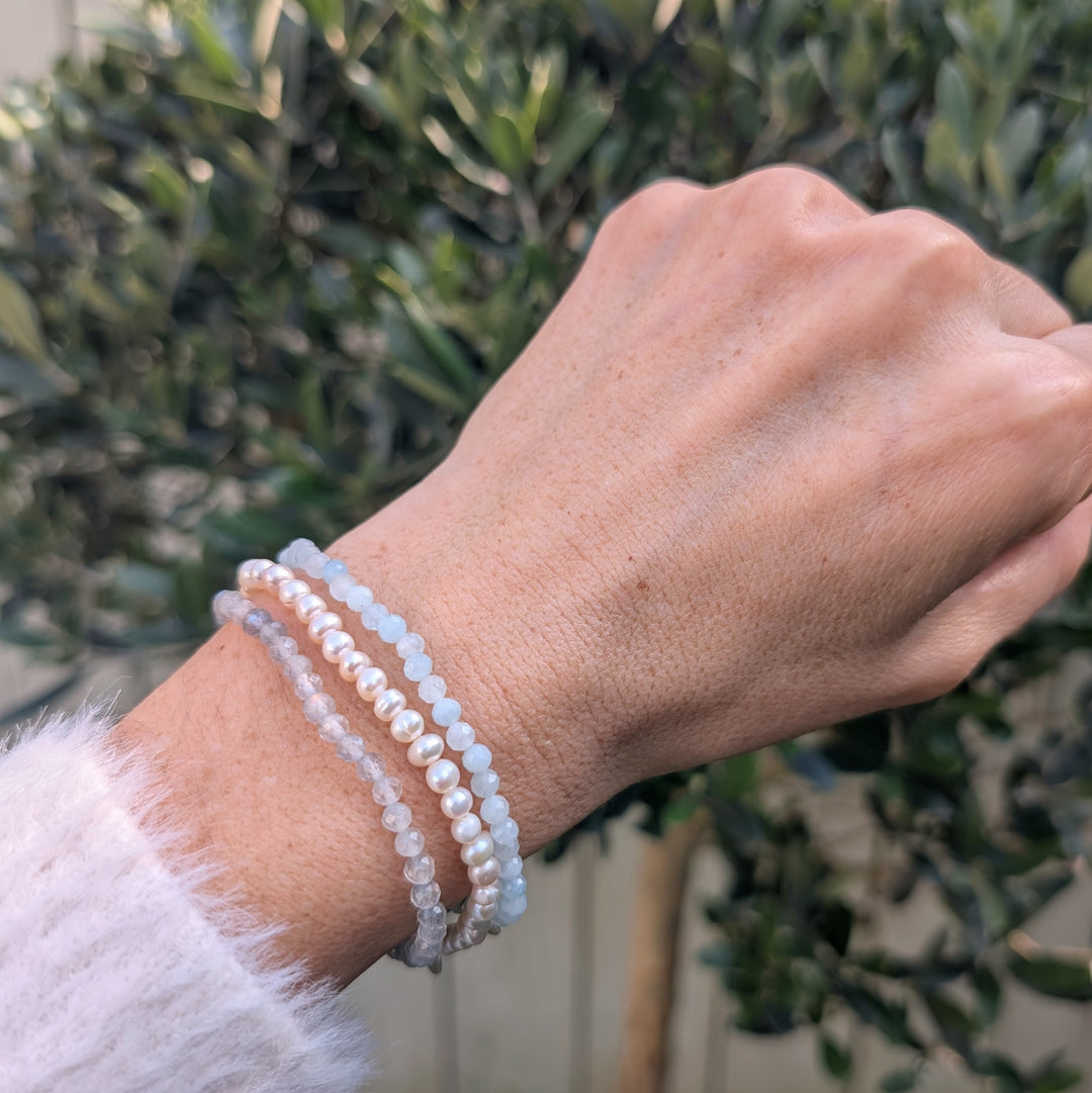 Cancer zodiac gemstone bracelet set comprising pearl, labradorite and aquamarine. 