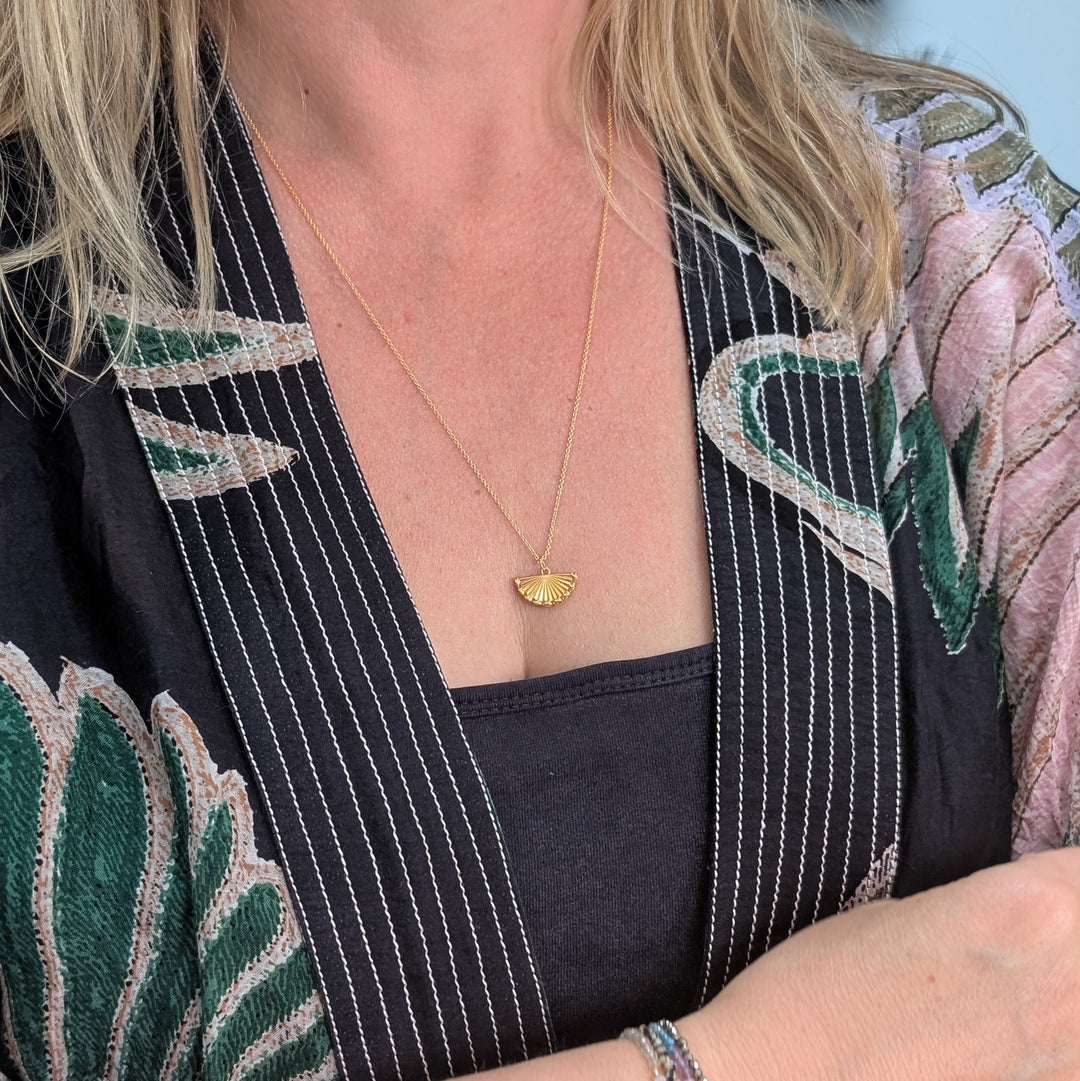 The Fan Pendant Necklace