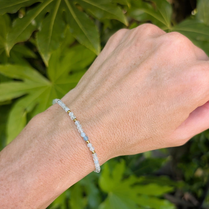 aquamarine gemstone and gold bead bracelet
