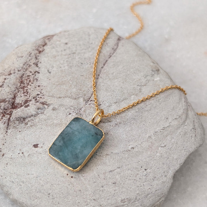 Gold rectangular Emerald pendant necklace 