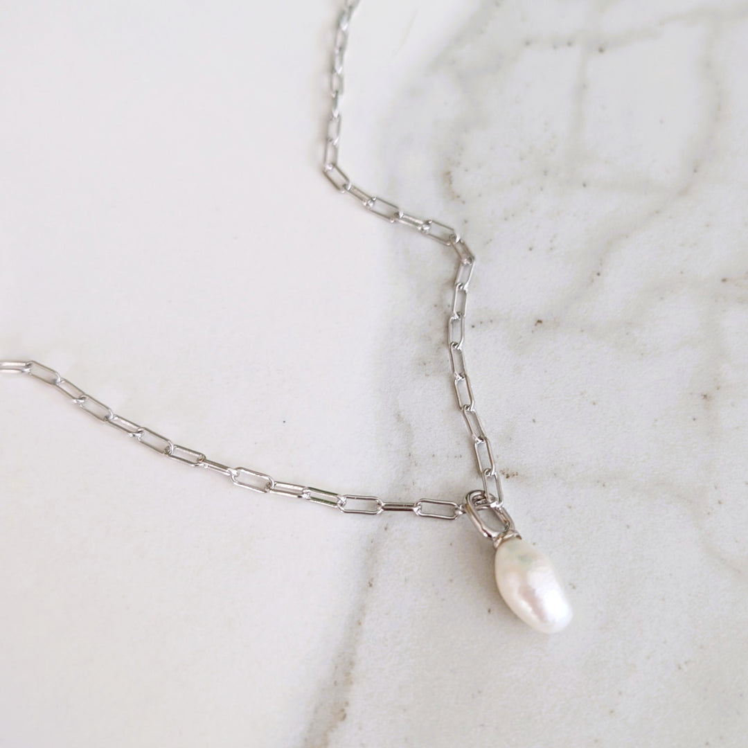 The Statement Pearl Necklace