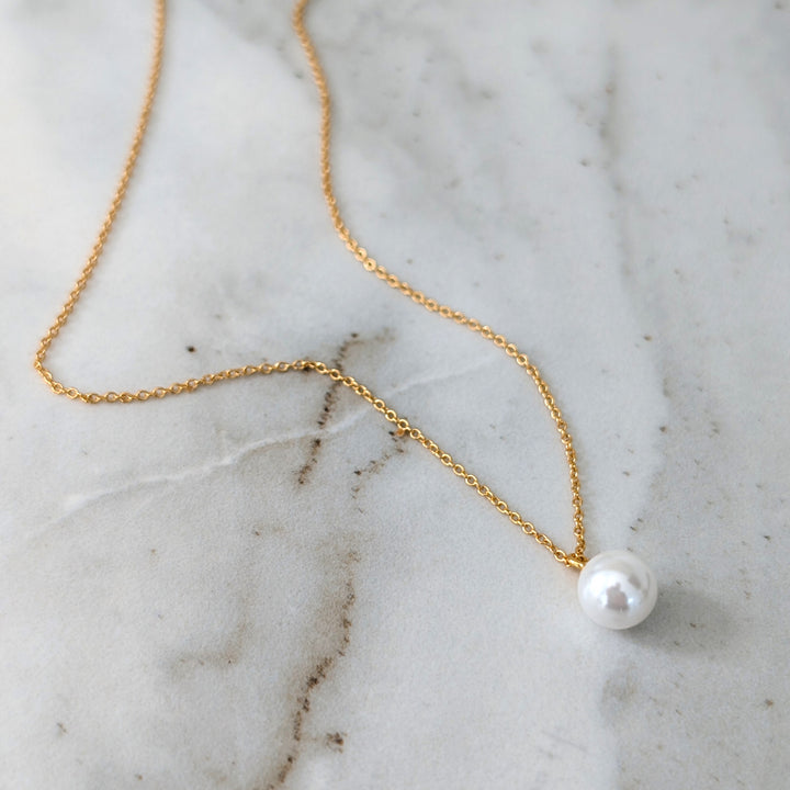 gold pearl necklace 