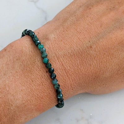 emerald gemstone bracelet