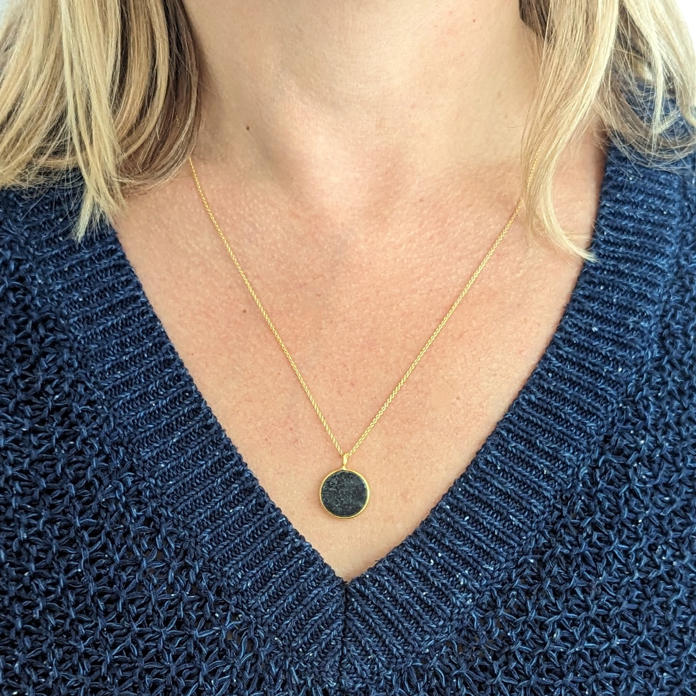 gold sapphire September birthstone pendant necklace