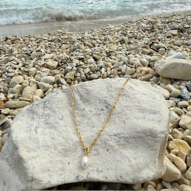 The Statement Pearl Gold Necklace |Lapis London