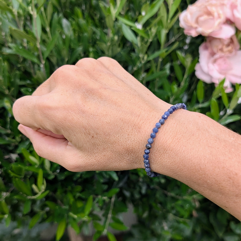 Sodalite gemstone bracelet 