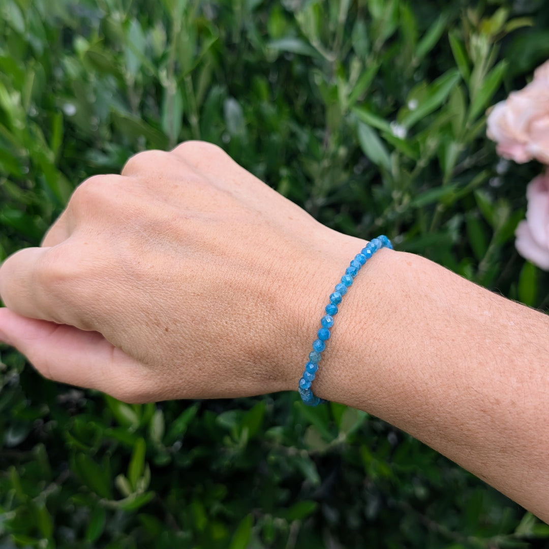Apatite gemstone bracelet 