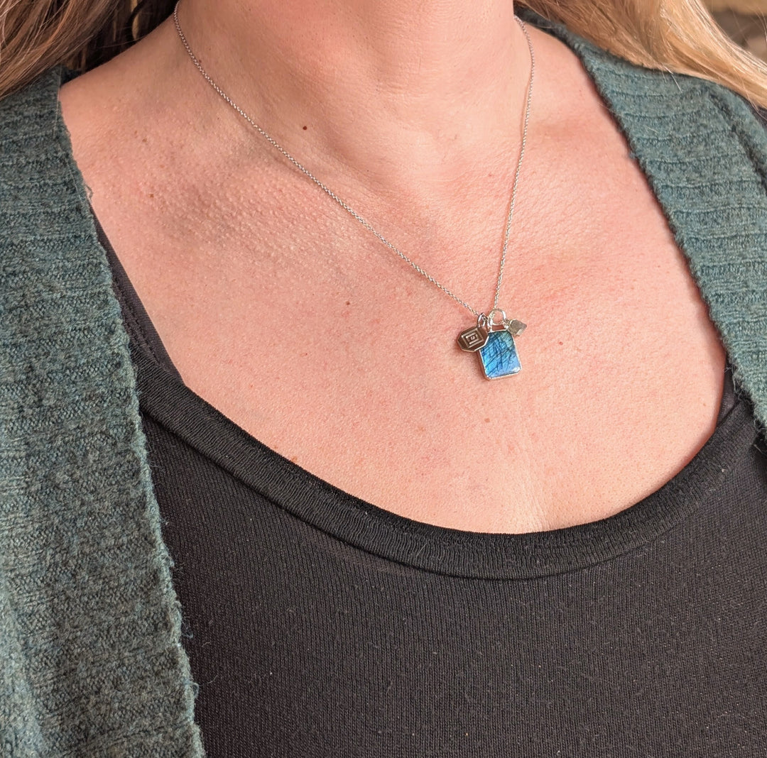 sterling silver labradorite charm pendant necklace 