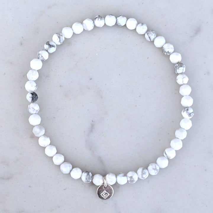 white howlite gemstone bracelet 