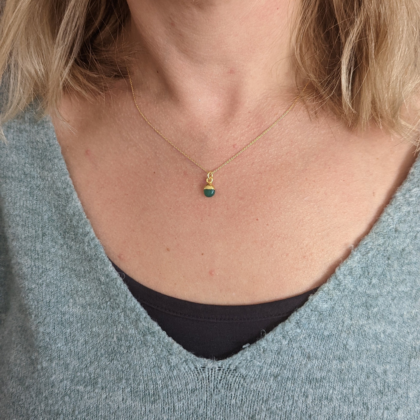 Green onyx pendant necklace 