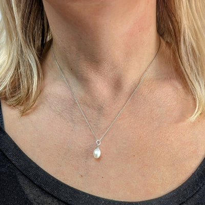 Sterling silver pearl pendant necklace