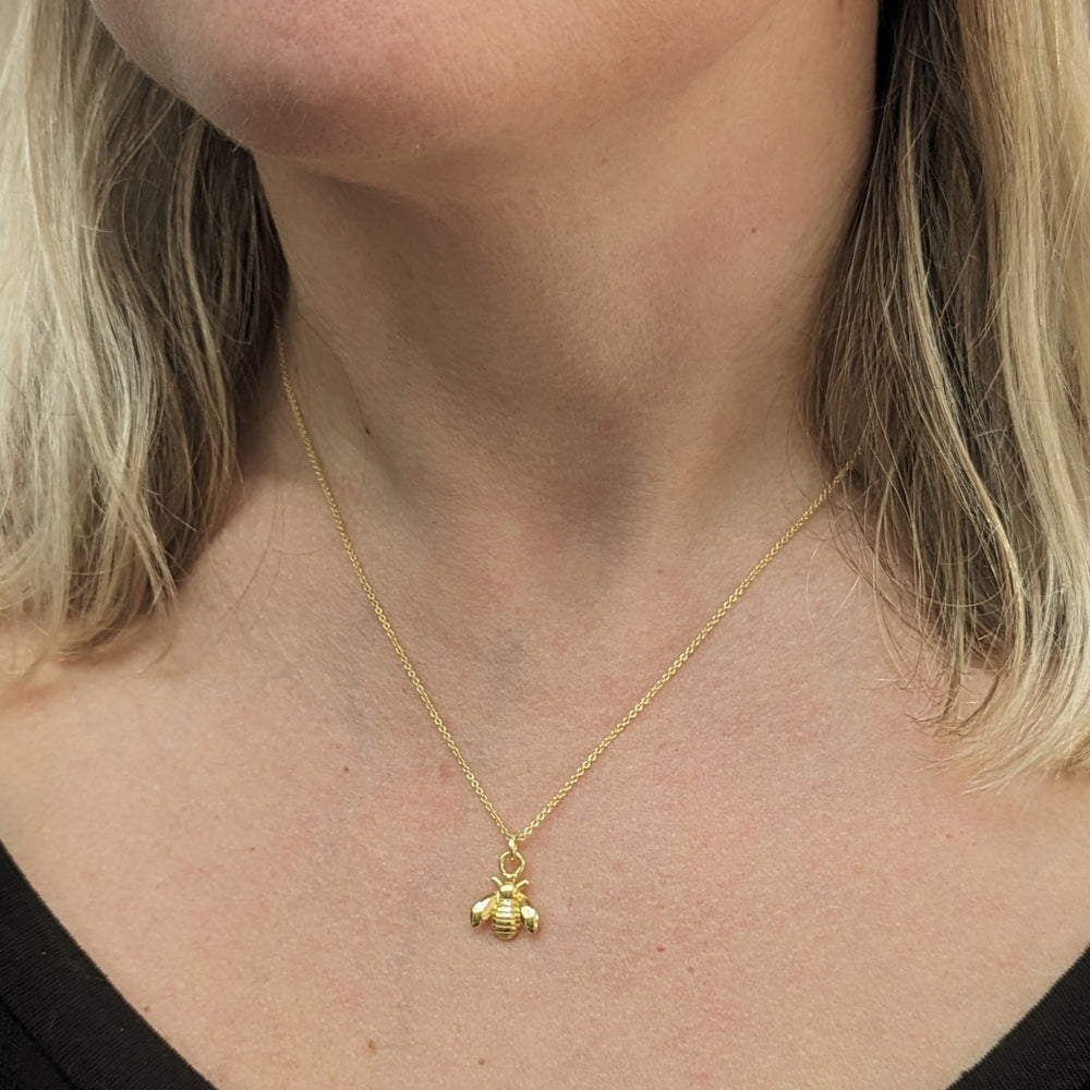 Gold plated bee charm pendant necklace